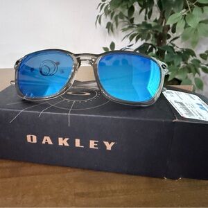 Oakley Ojector Men's Sunglasses with Blue Lenses